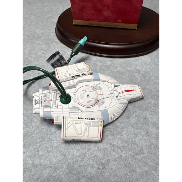 Star Trek Deep Space Nine U.S.S. Defiant Christmas Ornament 1997 Hallmark Keepsa - Picture 3 of 7